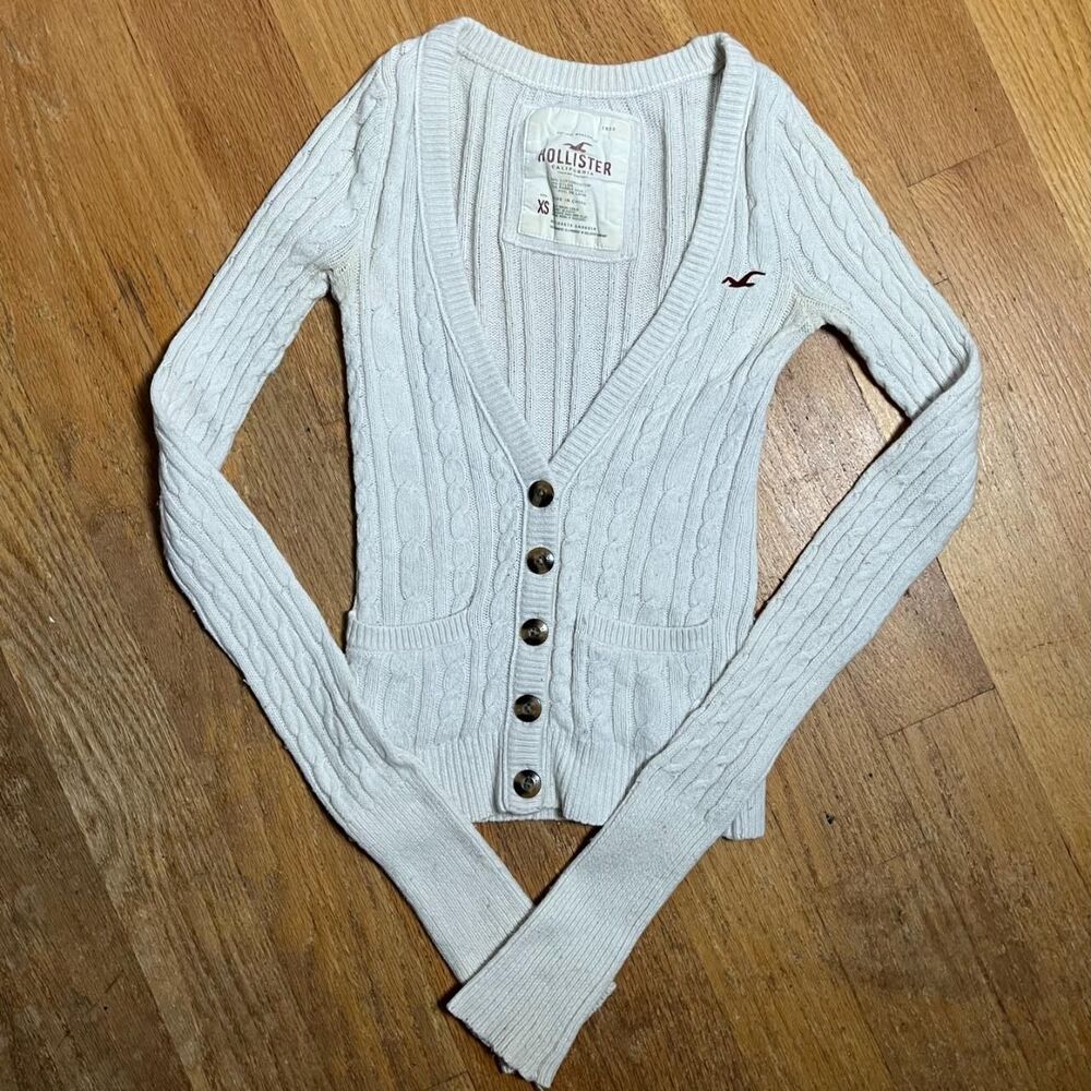 Y2K Vintage White Cream Cable Knit Cardigan Sweater from Hollister (size XS)